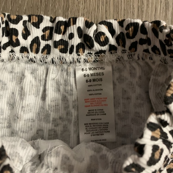 Like new baby girl 6 months clothes bundle - Picture 7 of 11